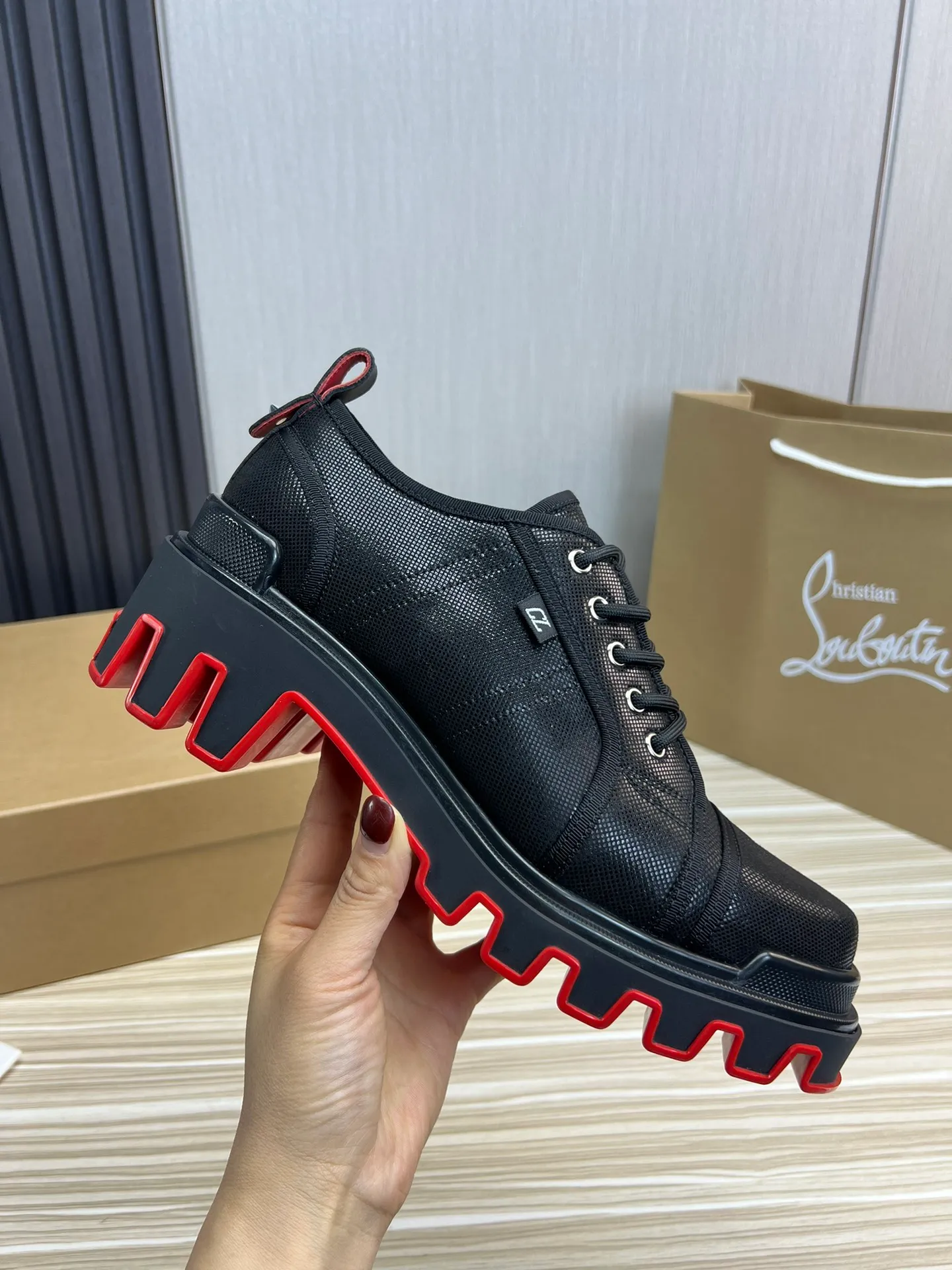 Men's shoes💰760💰 CL popular red-soled boots🆑1:1 original model opening. Official website updated simultaneously ~ Christian* Louboutin, imported cowhide leather upper + water-dyed cowhide lining, original thick red sole, wear-resistant and non-slip⬆️ Full set of counter packaging🎁38-45 (38.45 custom-made, non-refundable)